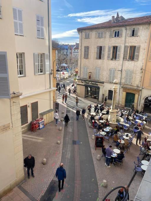 Studio En Plein Coeur Du Vieil Antibes, Vue Sur Place Romantique エクステリア 写真